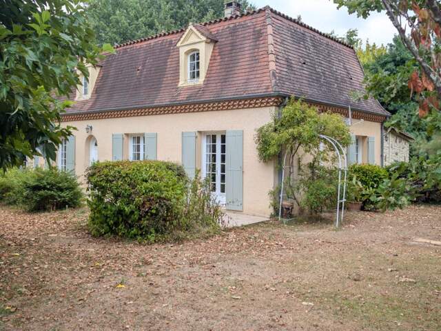 Maison familiale de 160 m2 environ à Bergerac. Secteur Calme et verdoyant — photo du bien