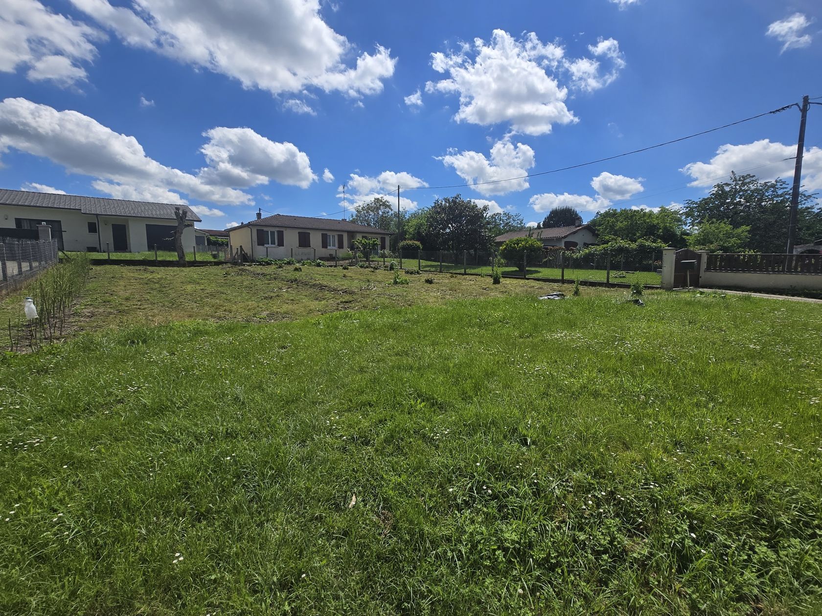 Terrain à bâtir de 575 m² à CADILLAC-SUR-GARONNE (33)