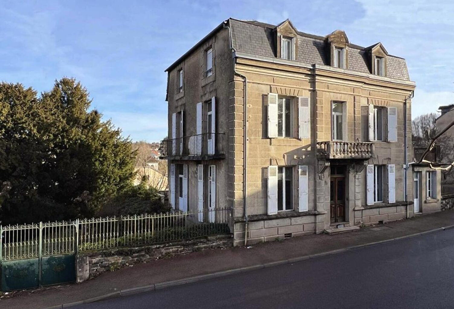 Maison Saint Yrieix La Perche 240 m2 — photo 1