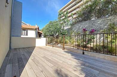 Appartement 2 pièces 932 €