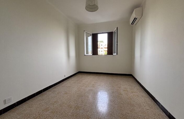 T4 — photo 4