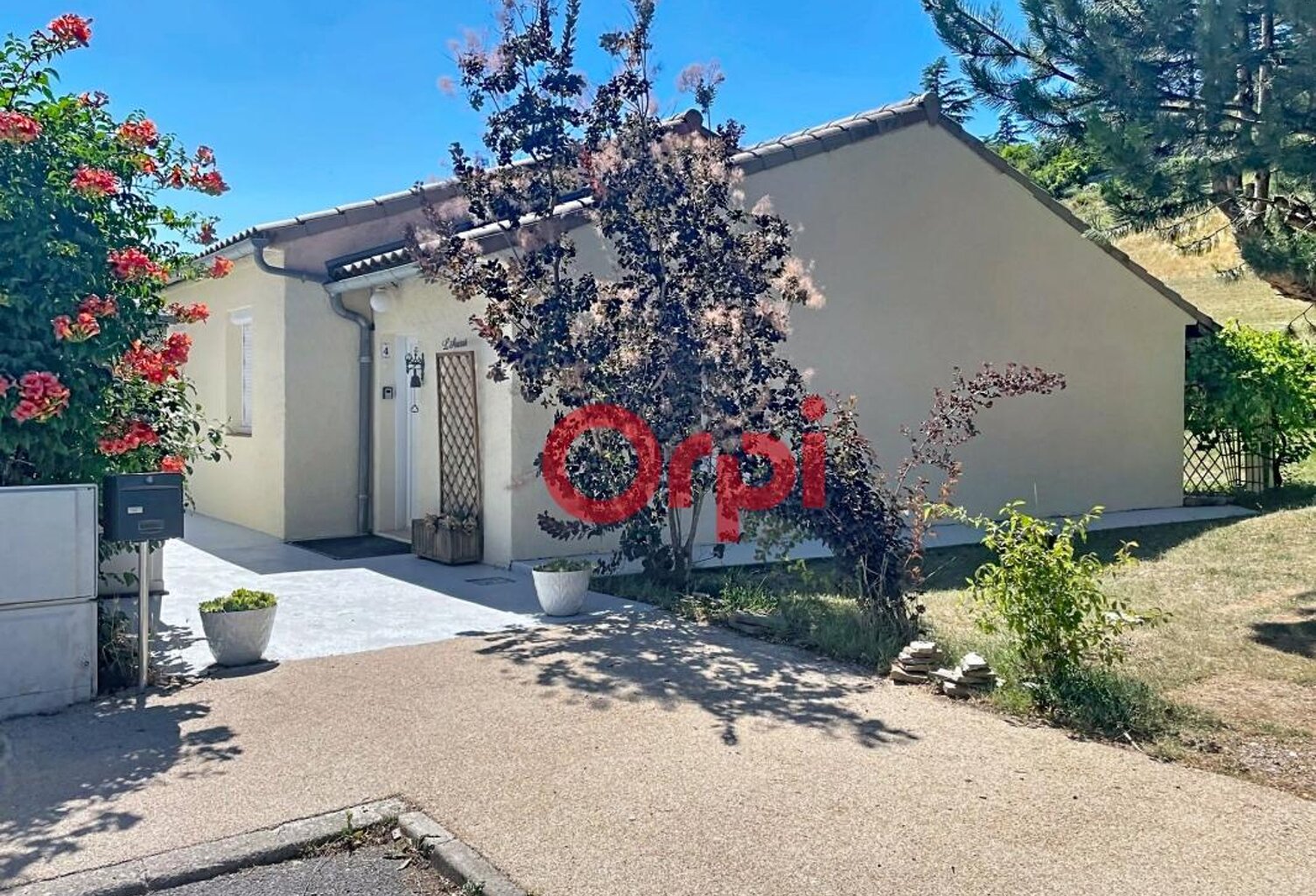 Maison de plain pied  avec jardin À Vendre LAGRAND — photo 1
