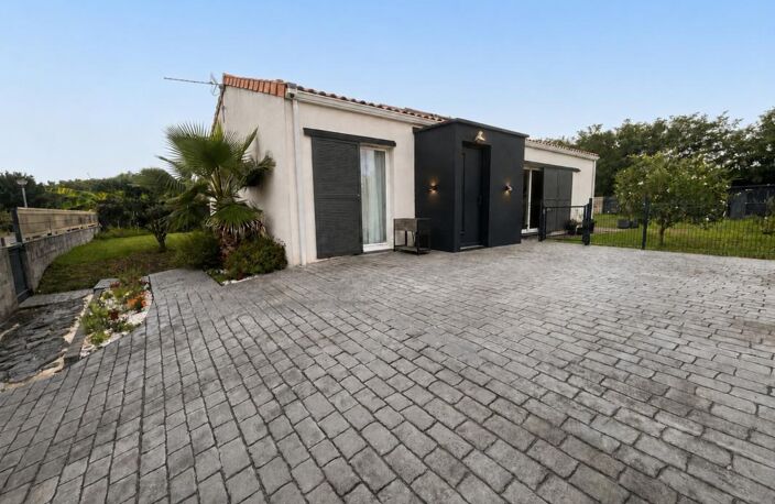MAISON RÉCENTE DE 106 M² À SAINT-LAURENT-MÉDOC – 3 CHAMBRES, SUITE PARENTALE ET GRANDE TERRASSE — photo 2