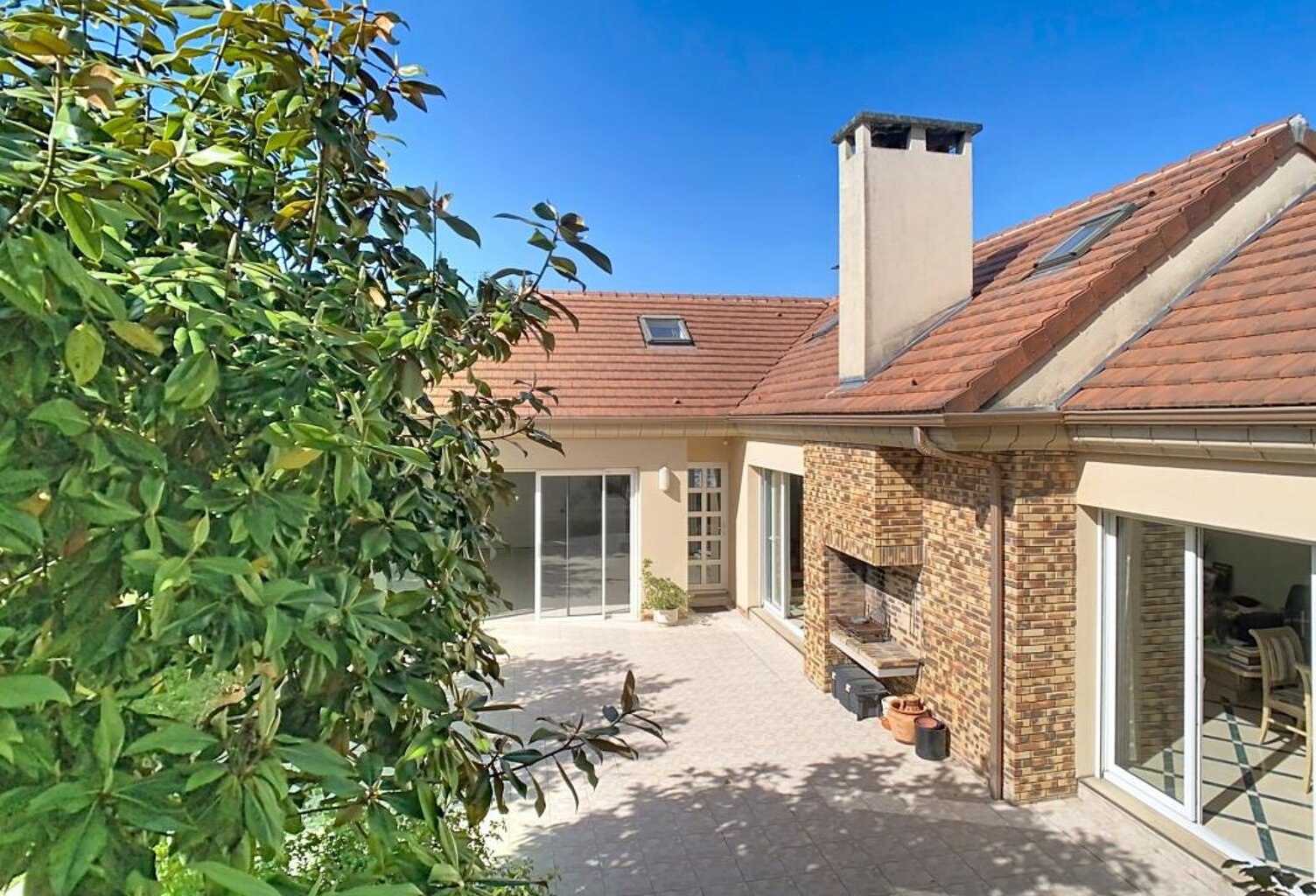 2 maisons (286 m² habitables/352 m² au sol en tout) sur un terrain de 850 m² à 20 MN à pieds du RER D "FOSSES - SURVILLIERS" — photo 1