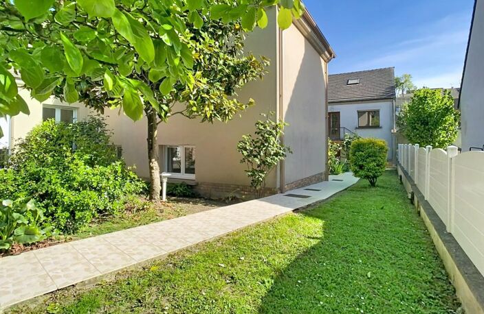 2 maisons (286 m² habitables/352 m² au sol en tout) sur un terrain de 850 m² à 20 MN à pieds du RER D "FOSSES - SURVILLIERS" — photo 4