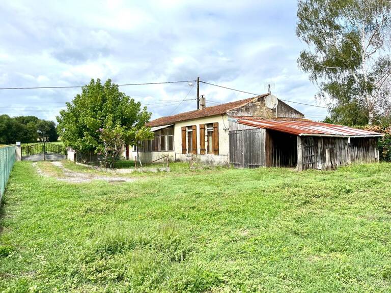 Maison de Village en Pierre / 505m2 avec véranda et garage attenant — photo 1