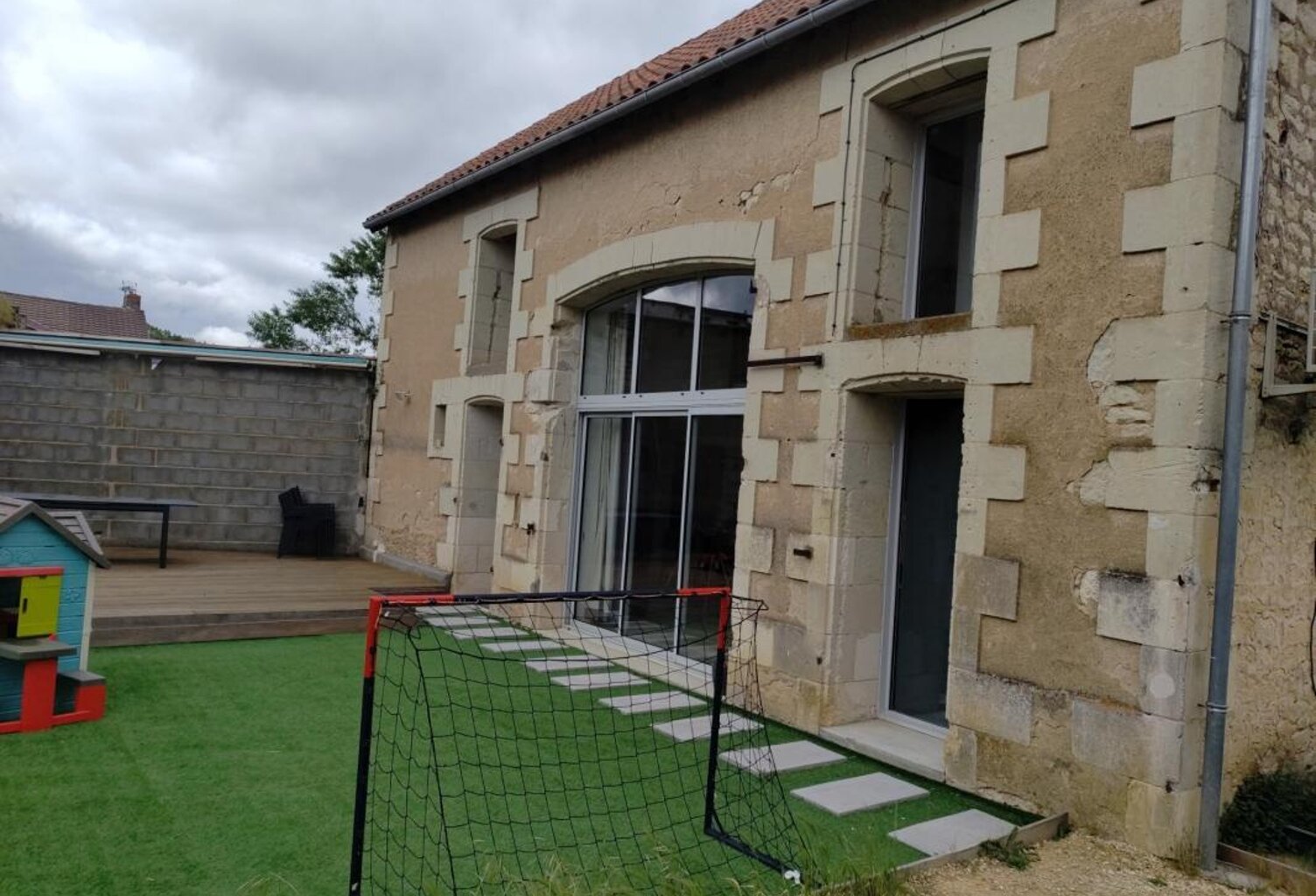 Belle maison en pierre avec dépendance et potentiel locatif sur un terrain de 1100 m² Beaumont Saint Cyr — photo 1