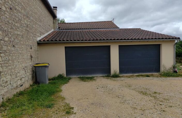 Belle maison en pierre avec dépendance et potentiel locatif sur un terrain de 1100 m² Beaumont Saint Cyr — photo 2