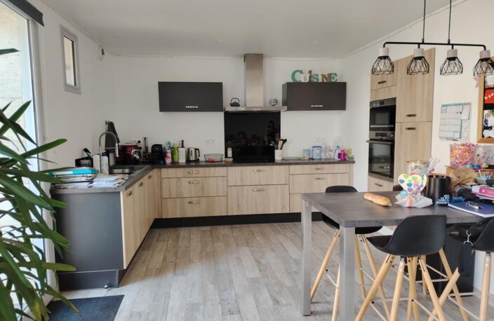 Belle maison en pierre avec dépendance et potentiel locatif sur un terrain de 1100 m² Beaumont Saint Cyr — photo 3