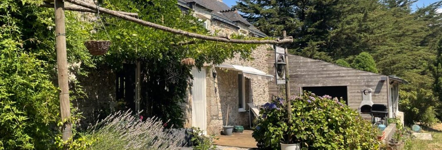 Maison 9 Pièces 148 m² à vendre à Saint-Nicolas-du-Pélem (22480)