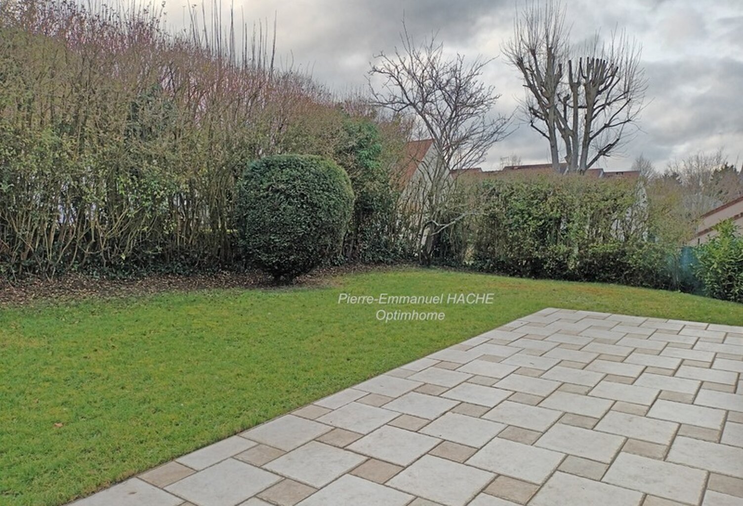 DANS LE QUARTIER RESIDENTIEL DE FOURQUEUX A SAINT GERMAIN EN LAYE — photo 1