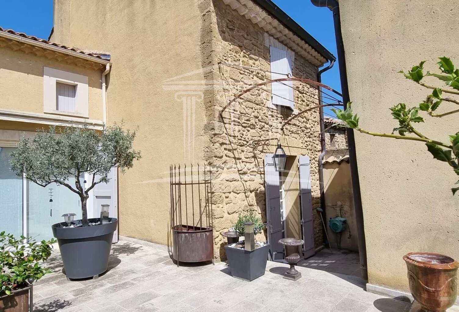 Sorgues — photo 1