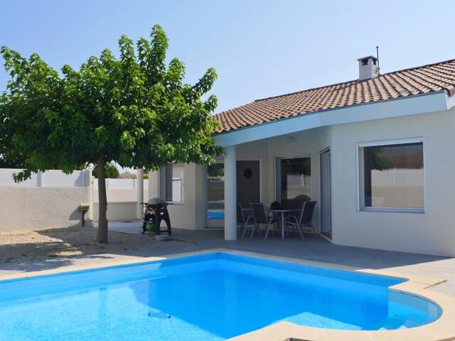Beaumont-Monteux - Maison de plain-pied avec piscine à deux pas du centre du village — photo du bien