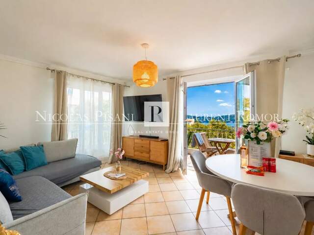 VILLEFRANCHE SUR MER - CENTRE VILLE - VUE MER - 3 PIECES - ASCEN — photo du bien