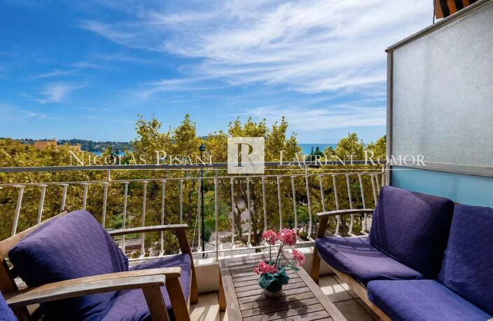 VILLEFRANCHE SUR MER - CENTRE VILLE - VUE MER - 3 PIECES - ASCEN — photo 2