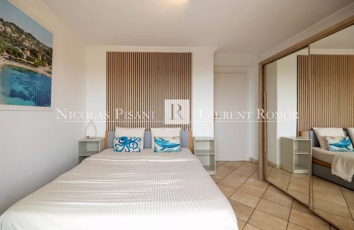 VILLEFRANCHE SUR MER - CENTRE VILLE - VUE MER - 3 PIECES - ASCEN — photo 5