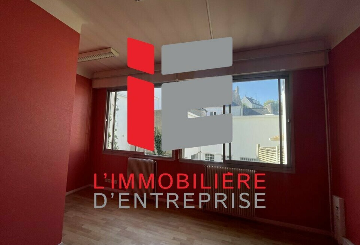 LOCAL PROFESSIONNEL A LOUER — photo 1