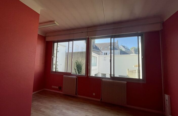 LOCAL PROFESSIONNEL A LOUER — photo 2