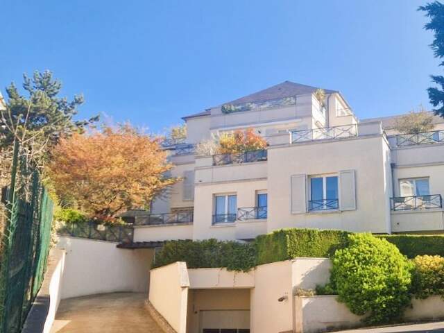 Appartement de 107m2 à louer sur Rueil-Malmaison — photo du bien