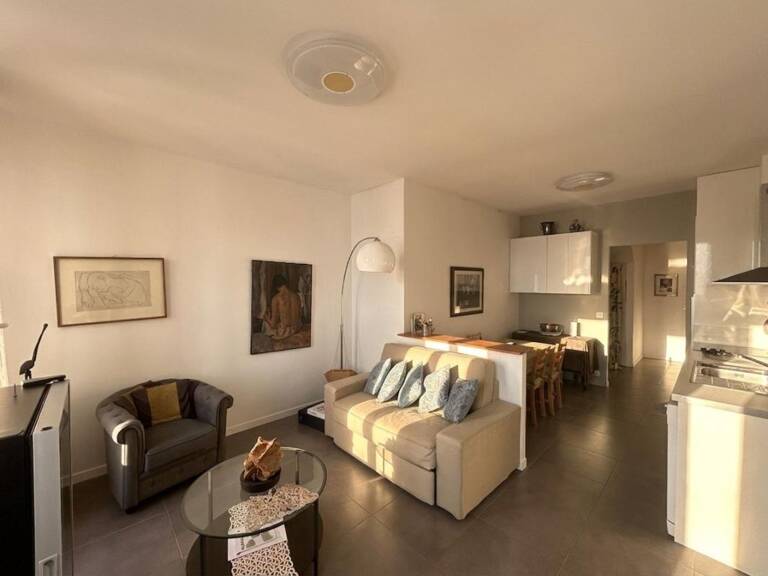 Appartement À Vendre - T2 Coeur de ville - Parfait état — photo 1