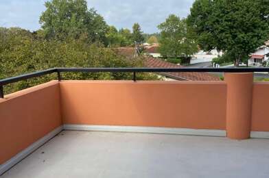 Appartement 3 pièces 808 €