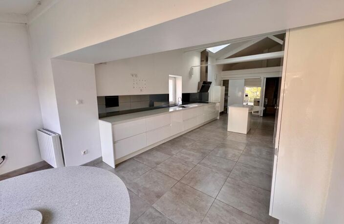 🏡 PUYOÔ – VOLUMES, CHARME & FORT POTENTIEL LOCATIF ! — photo 4