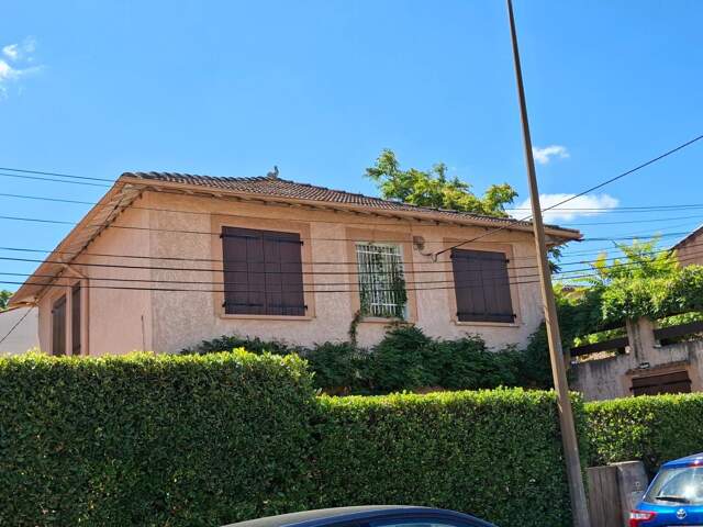 TOULOUSE - RANGUEIL - APPARTEMENT T2 28 M² A AMENAGER AVEC TERRASSE 80 M² — photo du bien