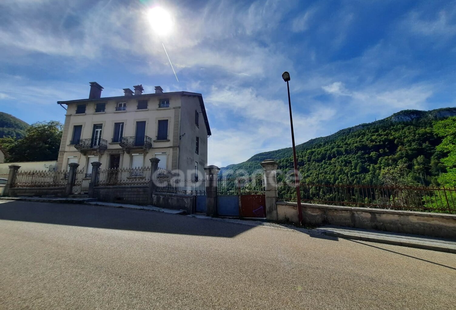 Ancienne diamanterie : un bien atypique au potentiel exceptionnel ! — photo 1