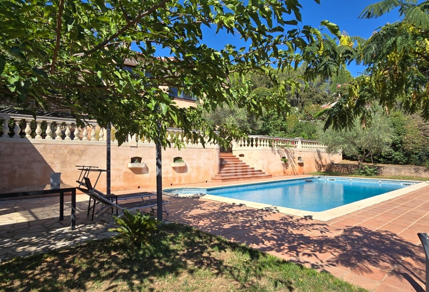 Maison à vendre 6-7 pièces + Piscine Terrain 1400m² CARNOULES (83) — photo 1