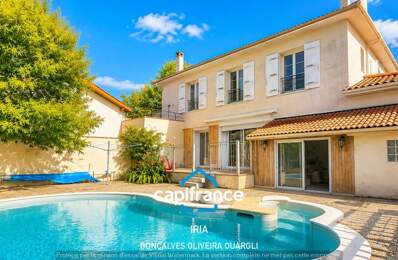 Maison familiale 300m², 6 chambres, piscine et appartement indépendant - SAINTE LIVRADE SUR LOT (47) — photo du bien