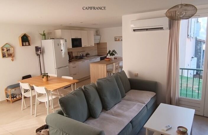 A ST CYR SUR MER (83) Superbe duplex rénové de type 3 de 74 m² en centre ville, au 2ème étage — photo 5