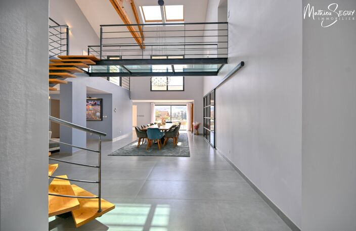 Propriété de Prestige à THURINS (69) — photo 2