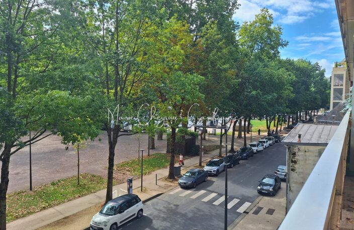 T2 AVEC BALCON, VUE DÉGAGÉE & PARKING – RÉSIDENCE CHAMBORD – BRIVE (19) — photo 3