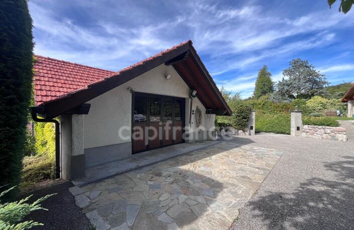 SAINT CERGUES (74), Un bien rare aux multiples possibilités ! 7 pièces avec un appartement indépendant + une bâtisse indépendante. surface : 194,26m² + 110m², Piscinable — photo 5