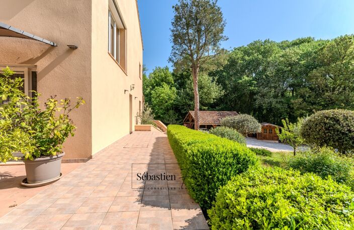 Domaine à vendre à Rousset à 15 minutes d'Aix-en-Provence - 8 000 m² - plusieurs logements - 262 m² habitables - calme absolu - amoureux de la nature — photo 3
