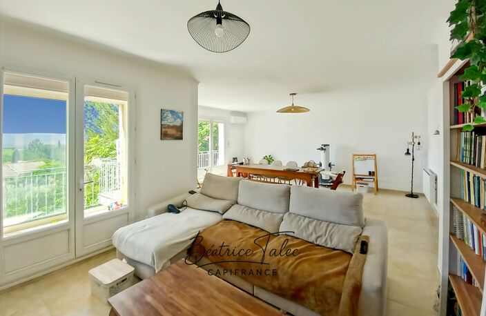 APPARTEMENT T4 110 m² ENTIÈREMENT RÉNOVÉ – VUES PANORAMIQUES SAINTE-VICTOIRE & MONT AURÉLIEN - jardin - parkings — photo 4