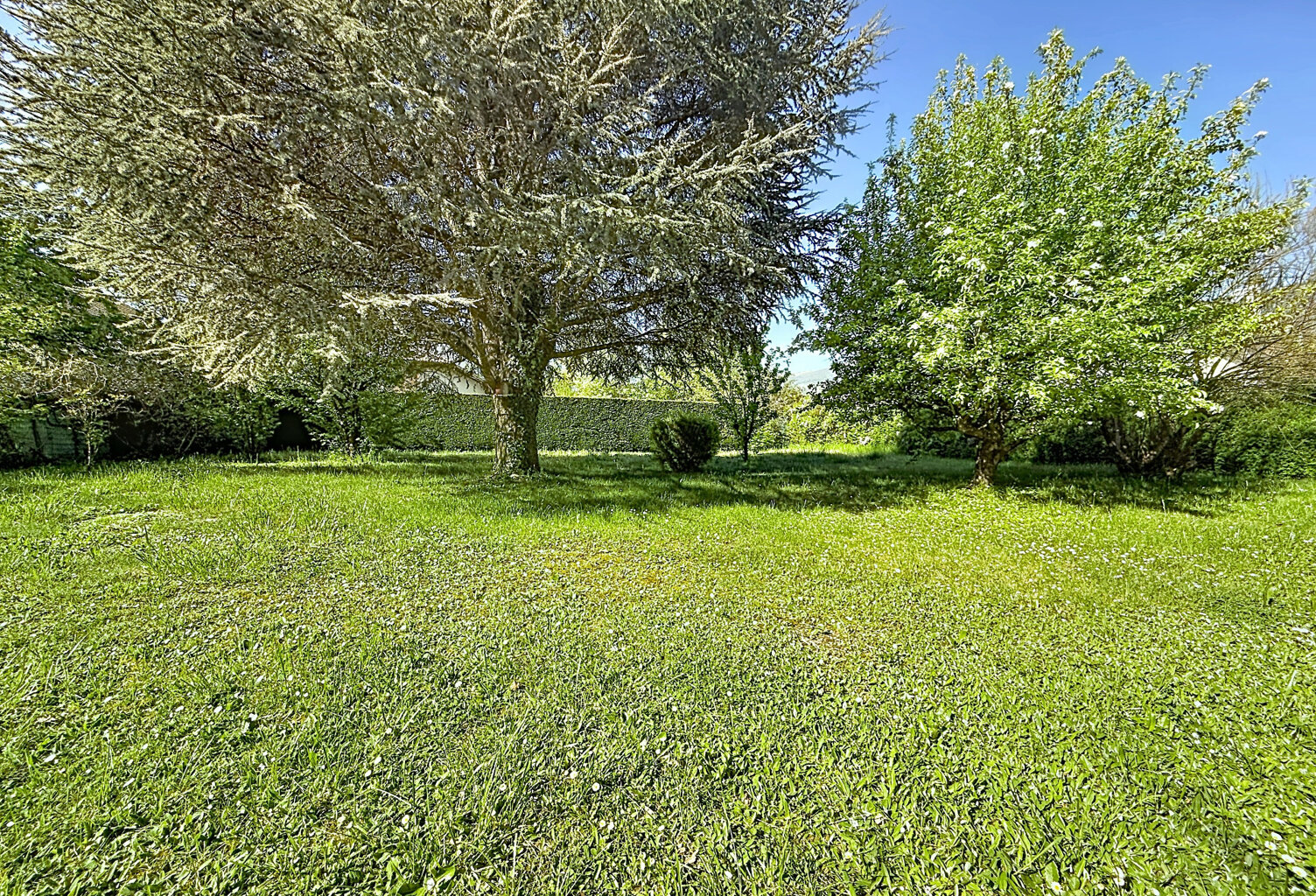 Maison à vendre 6 pièces SAINT GENIS POUILLY (01) — photo 1