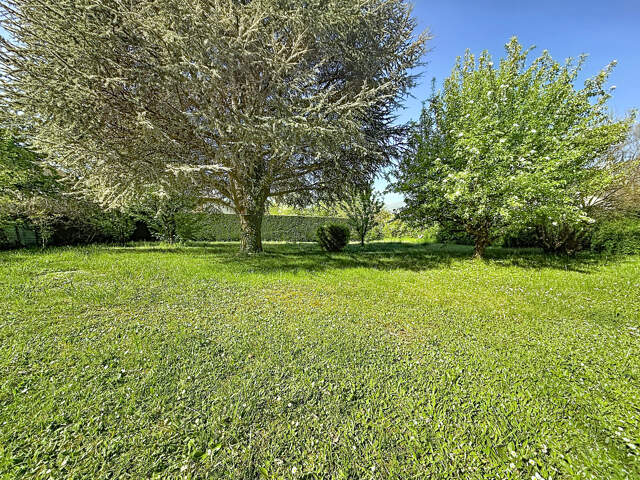 Maison à vendre 6 pièces SAINT GENIS POUILLY (01) — photo du bien