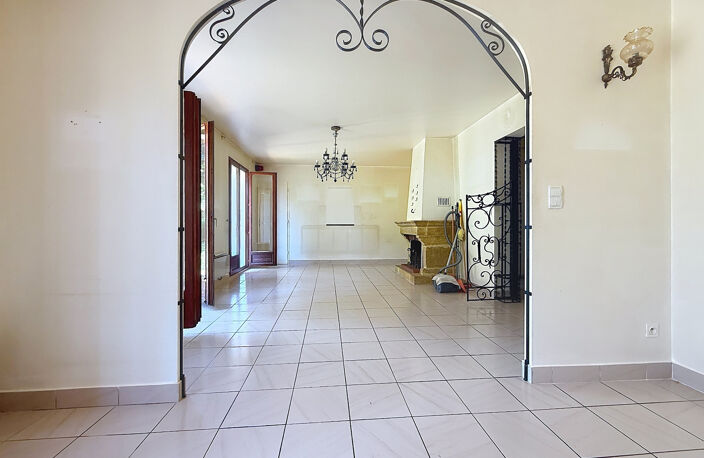 Maison à vendre 6 pièces SAINT GENIS POUILLY (01) — photo 2