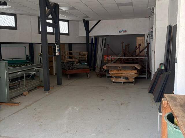 Local d'activité à louer SAINT JEOIRE PRIEURE (73) 90 m² — photo du bien