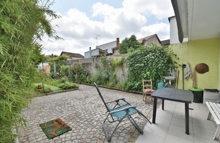 SAINTE LIVRADE SUR LOT (47) Maison de village pleine de charme au cœur de Sainte-Livrade-sur-Lot 4 pièces — photo 2
