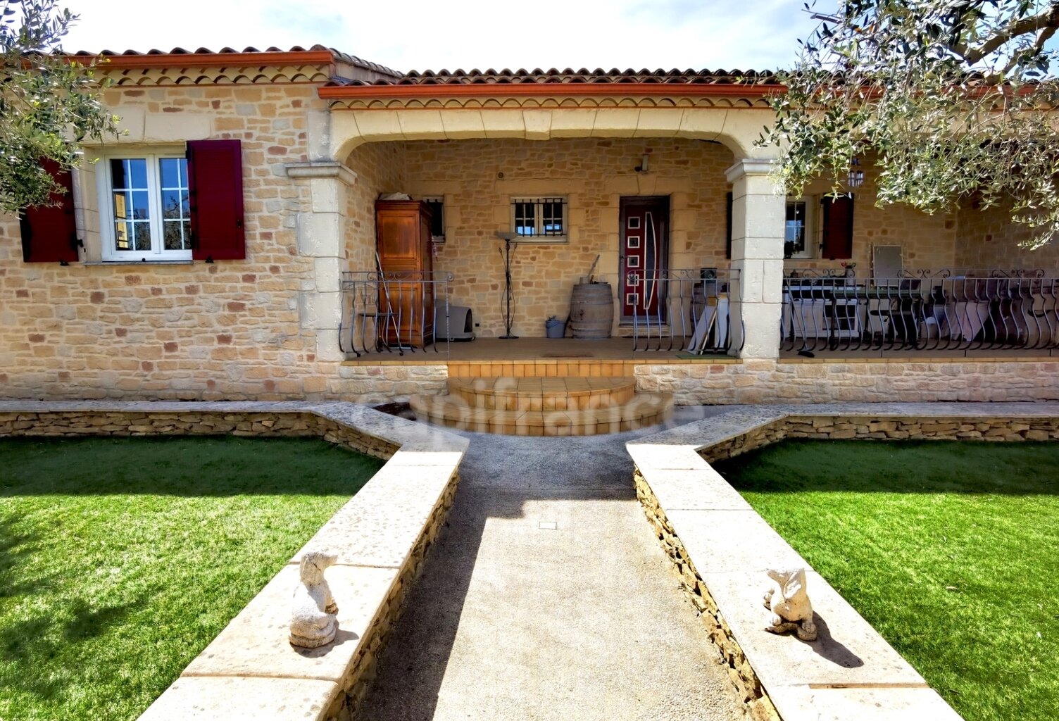 Dpt Gard (30), à vendre proche d'Uzès 4km – Villa de 164 m² avec piscine, dépendances, 5 chambres — photo 1
