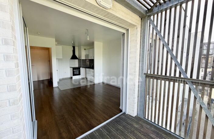 À vendre – Appartement 2 pièces dernier étage avec balcon, parking et prestations impeccables – Cergy — photo 2