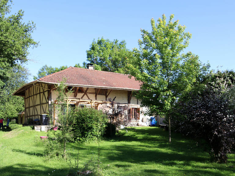 Environnement particulièrement calme avec une magnifique vue dégagée à CURCIAT DONGALON – 181 m² habitables sur 6970 m² de terrain — photo 1