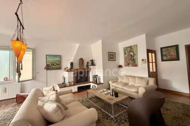 Appartement 4 pièces 220500 €