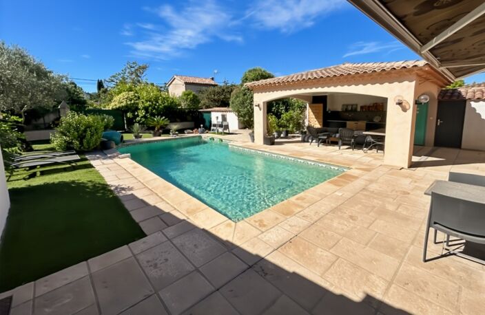 Maison de ville provençale à vendre 5 pièces DRAGUIGNAN (83) avec piscine et jardin arboré- 127,61 m2 loi Carrez - 470 000 € honnoraires d'agence inclus — photo 2