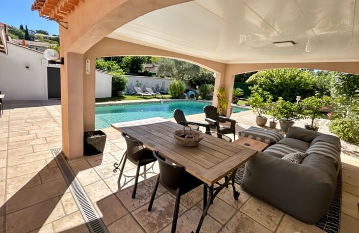 Maison de ville provençale à vendre 5 pièces DRAGUIGNAN (83) avec piscine et jardin arboré- 127,61 m2 loi Carrez - 470 000 € honnoraires d'agence inclus — photo 4