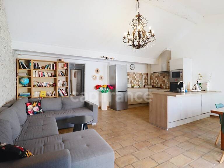 GARD (30) AIGUES−MORTES (30220) intra-muros A vendre appartement T4 ~97 m2, 4 chambres et terrasse de 8.5 m2 — photo 1