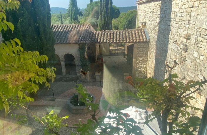 Demeure en pierre du XVIIe siècle avec vue imprenable sur les coteaux de l’Ardèche – Issirac — photo 5