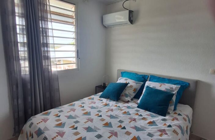 Appartement à louer 2 pièces meublé et équipé CAYENNE (973) — photo 2